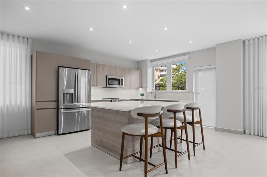 En Renta: $8,500 (3 camas, 3 baños, 2700 Pies cuadrados)