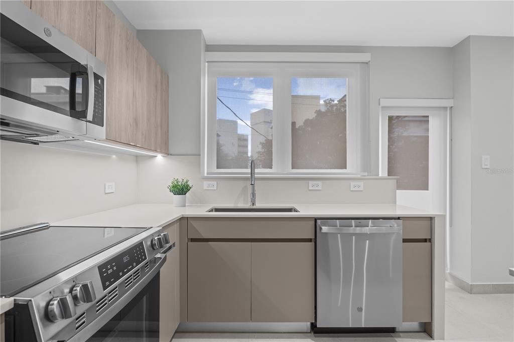 En Renta: $8,500 (3 camas, 3 baños, 2700 Pies cuadrados)