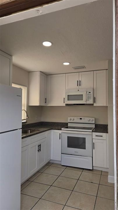 出租: $1,500 (2 贝兹, 1 浴室, 783 平方英尺)