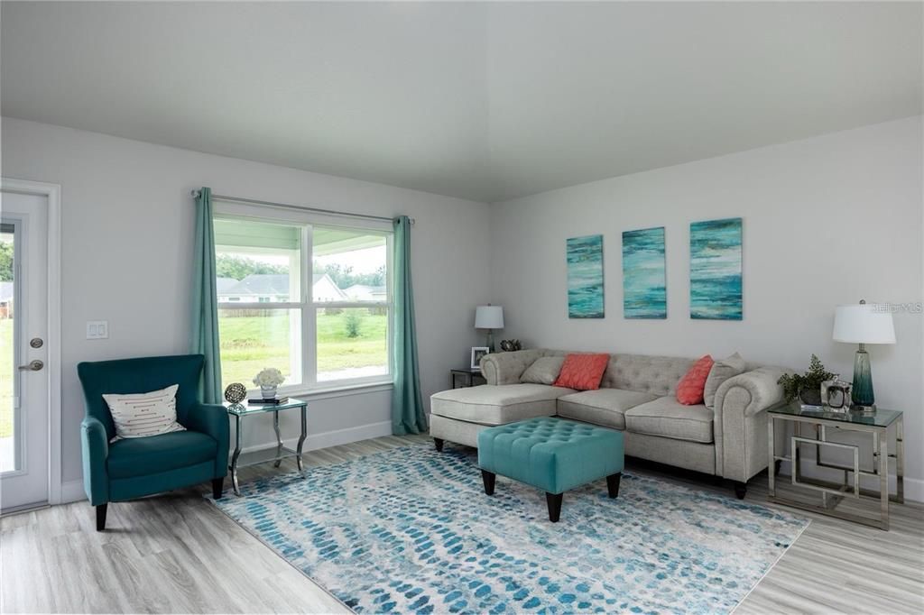 For Sale: $347,400 (4 beds, 2 baths, 1635 Square Feet)