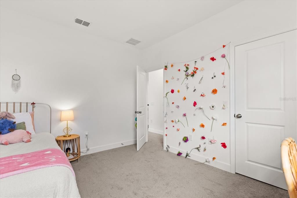 For Sale: $740,000 (4 beds, 3 baths, 2587 Square Feet)