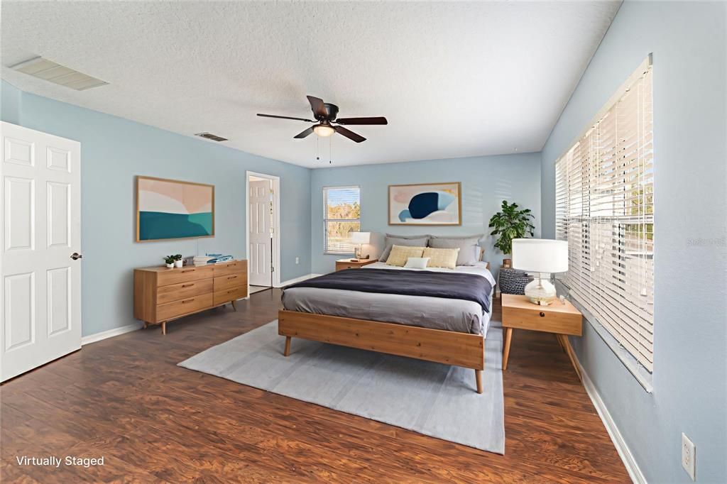 待售: $610,000 (4 贝兹, 2 浴室, 2332 平方英尺)