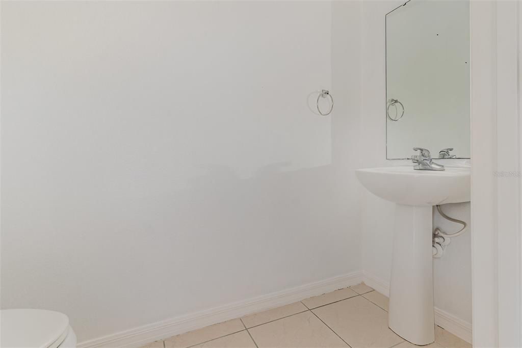 待售: $610,000 (4 贝兹, 2 浴室, 2332 平方英尺)