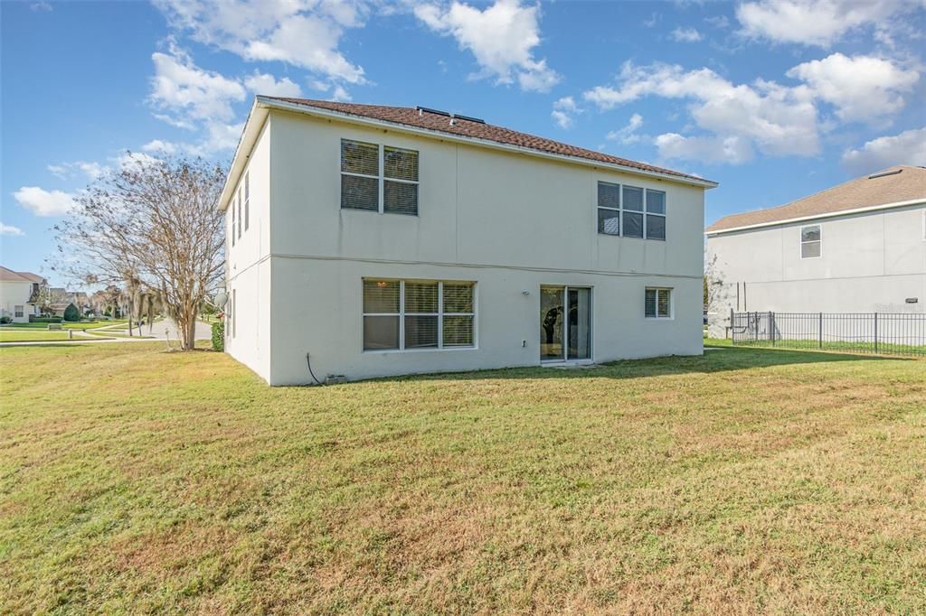 待售: $610,000 (4 贝兹, 2 浴室, 2332 平方英尺)