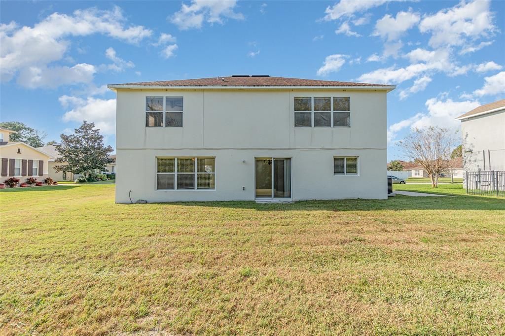 待售: $610,000 (4 贝兹, 2 浴室, 2332 平方英尺)