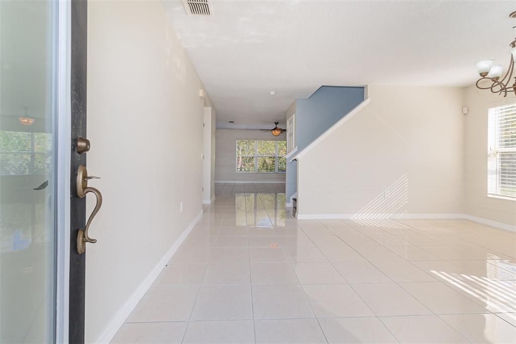 待售: $610,000 (4 贝兹, 2 浴室, 2332 平方英尺)