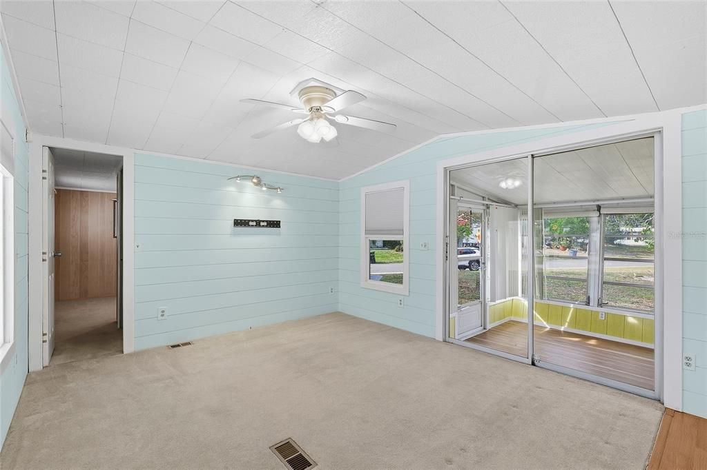 На продажу: $138,000 (2 спален, 2 ванн, 1094 Квадратных фут)