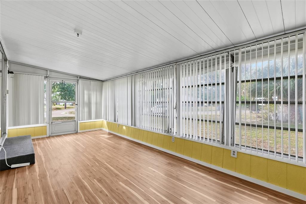 На продажу: $138,000 (2 спален, 2 ванн, 1094 Квадратных фут)