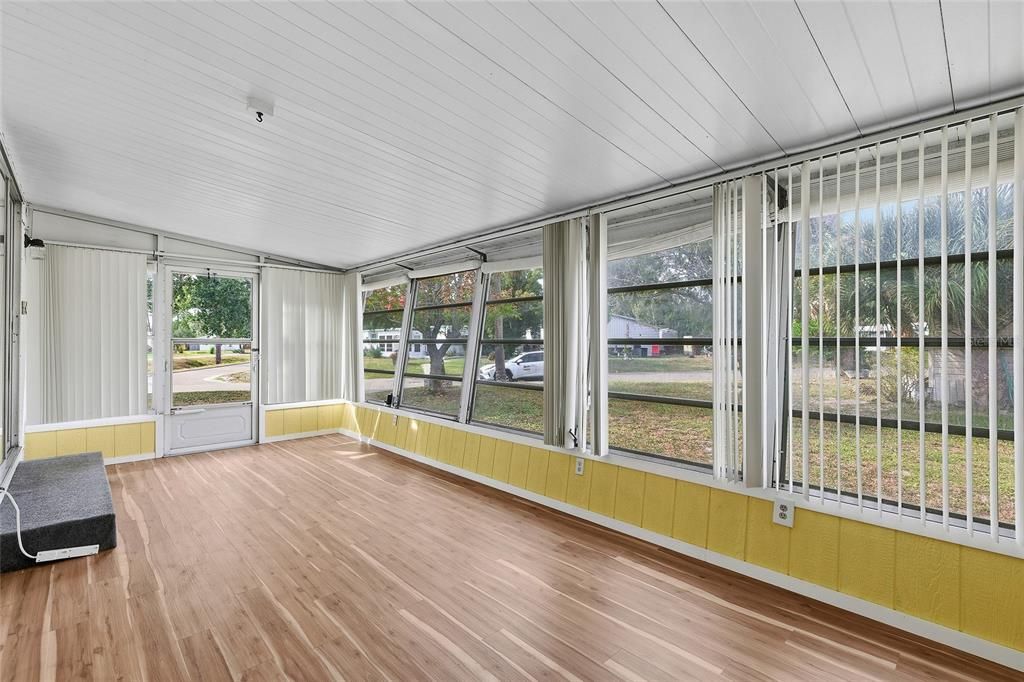 На продажу: $138,000 (2 спален, 2 ванн, 1094 Квадратных фут)