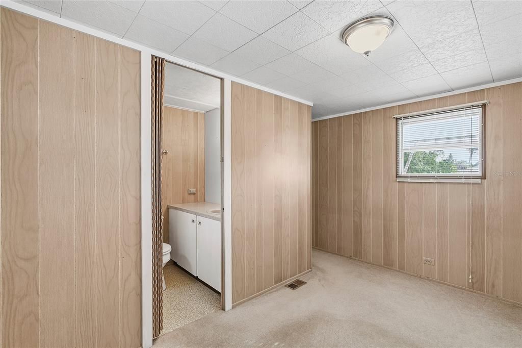 На продажу: $138,000 (2 спален, 2 ванн, 1094 Квадратных фут)