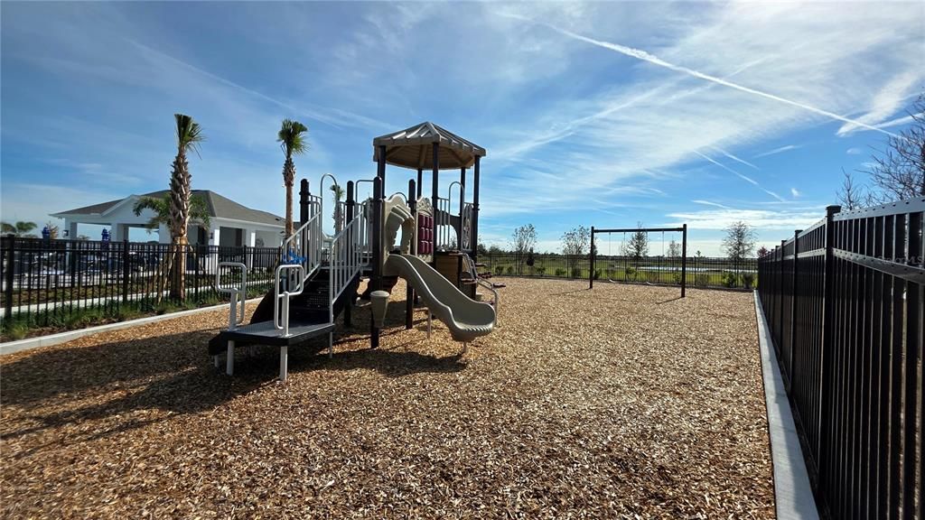 For Rent: $2,150 (4 beds, 2 baths, 1665 Square Feet)