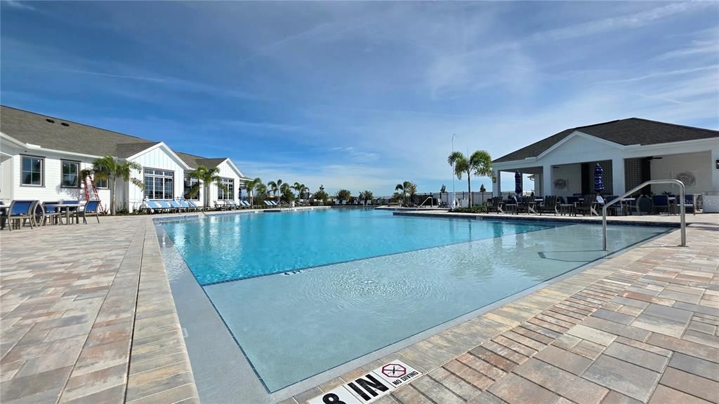 For Rent: $2,150 (4 beds, 2 baths, 1665 Square Feet)