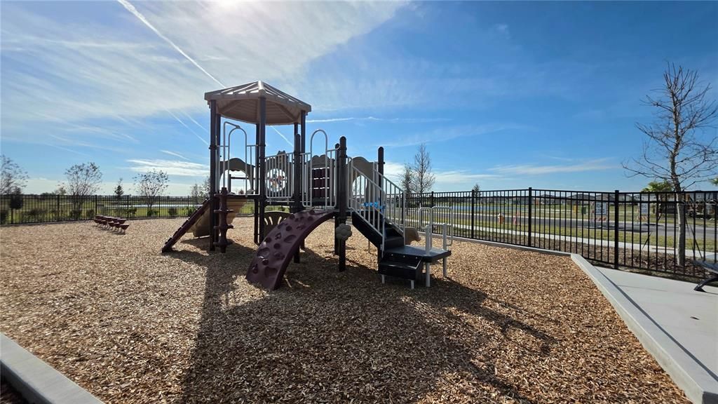 For Rent: $2,150 (4 beds, 2 baths, 1665 Square Feet)