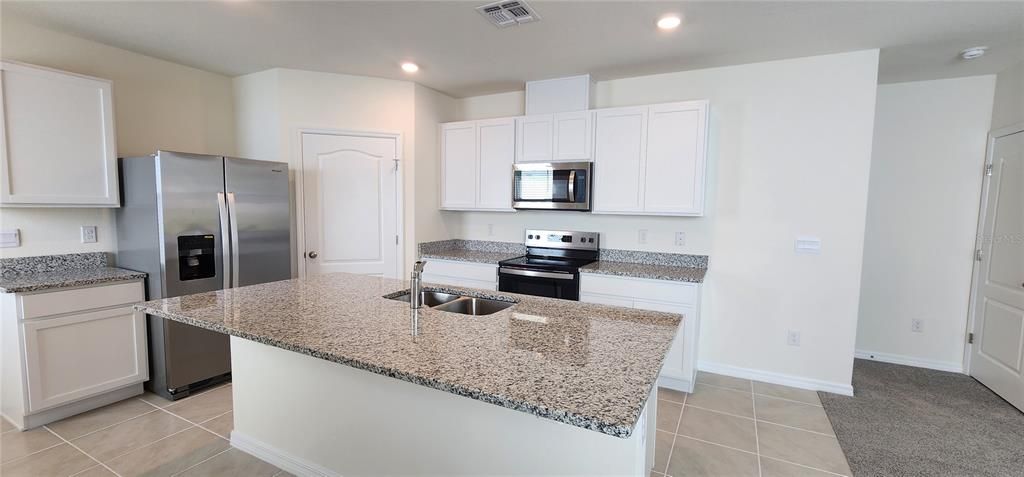 出租: $2,150 (4 贝兹, 2 浴室, 1665 平方英尺)