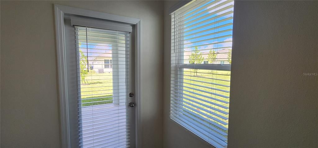 出租: $2,150 (4 贝兹, 2 浴室, 1665 平方英尺)