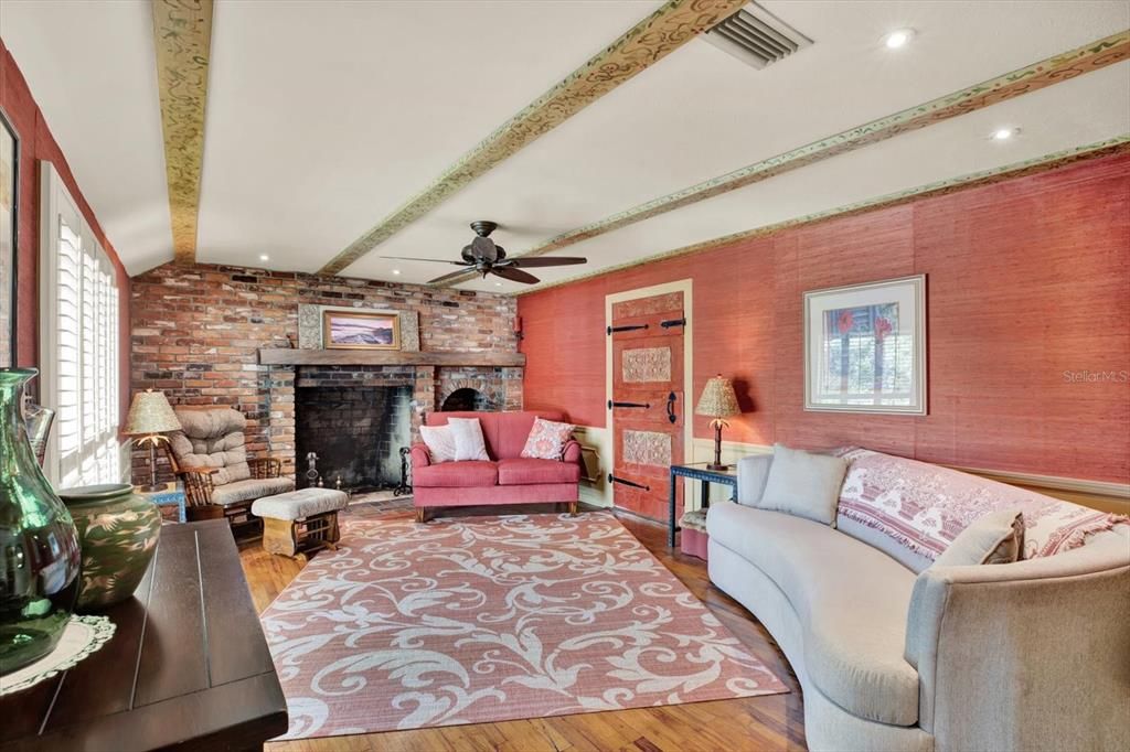 En Venta: $417,000 (3 camas, 2 baños, 2145 Pies cuadrados)