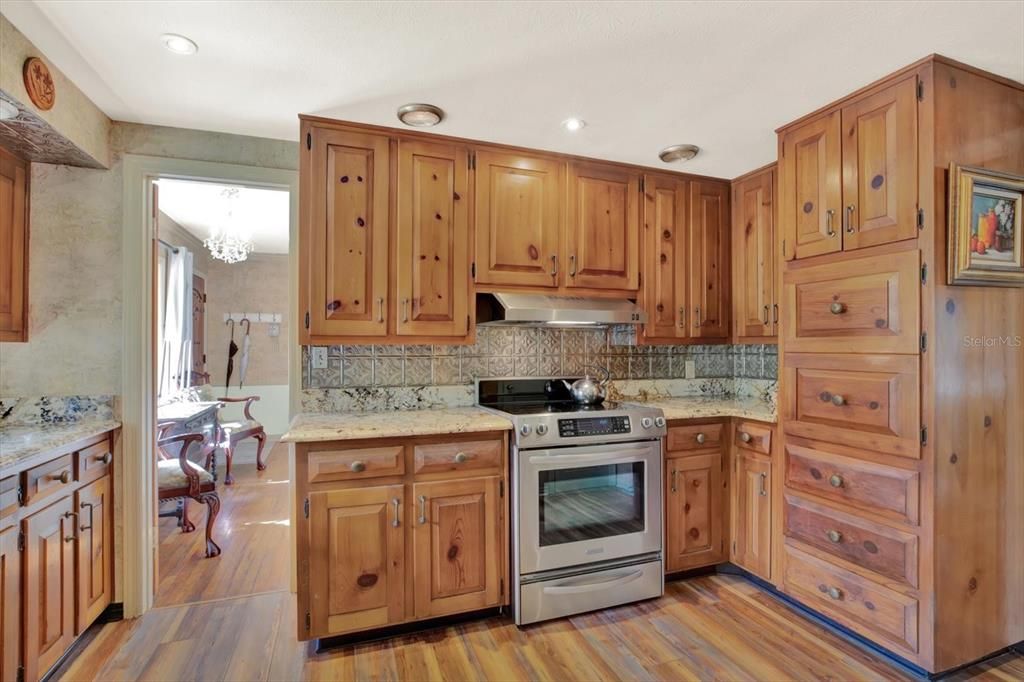 En Venta: $417,000 (3 camas, 2 baños, 2145 Pies cuadrados)