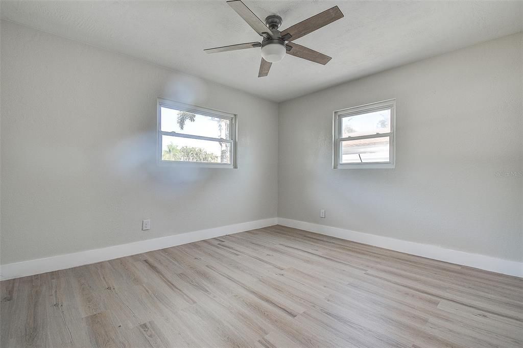 For Sale: $400,000 (3 beds, 2 baths, 1855 Square Feet)