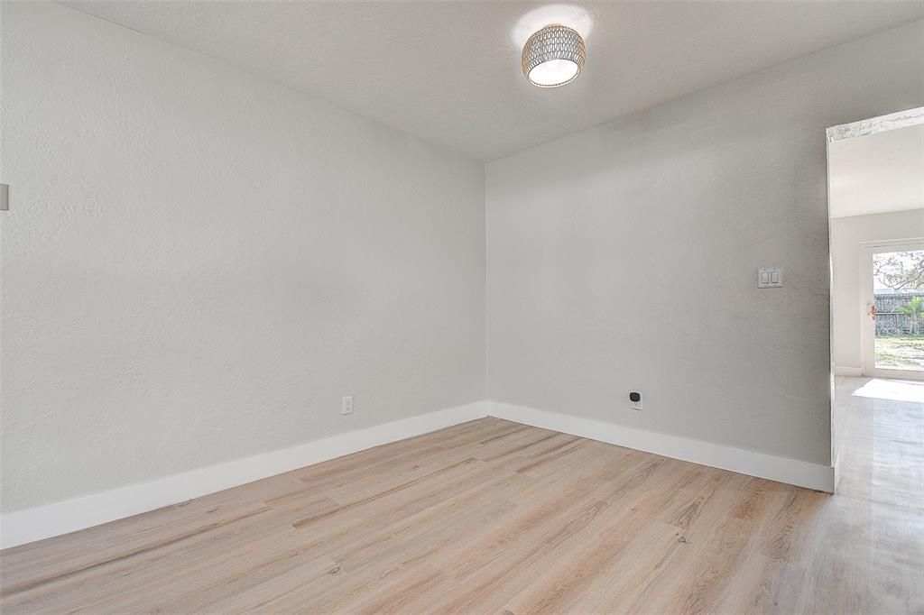 For Sale: $400,000 (3 beds, 2 baths, 1855 Square Feet)