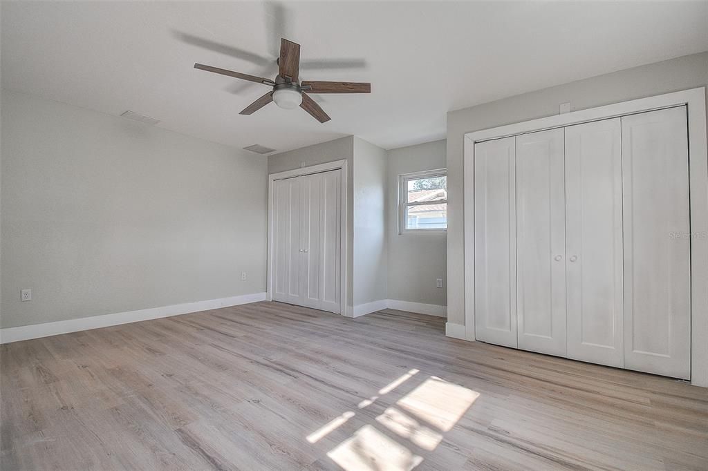 For Sale: $400,000 (3 beds, 2 baths, 1855 Square Feet)