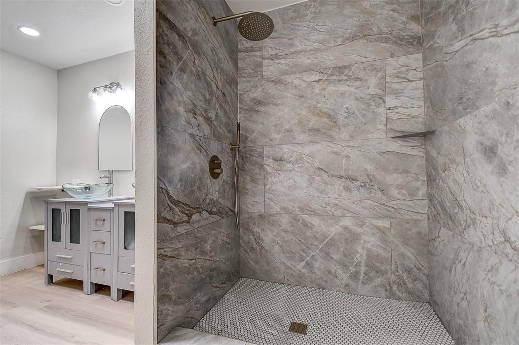 For Sale: $400,000 (3 beds, 2 baths, 1855 Square Feet)