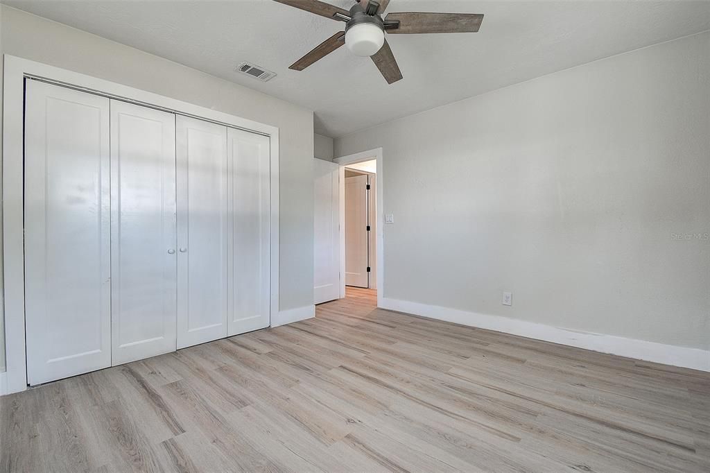 For Sale: $400,000 (3 beds, 2 baths, 1855 Square Feet)