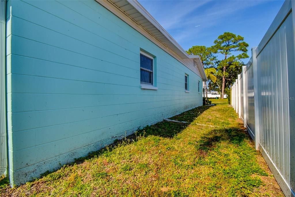 For Sale: $400,000 (3 beds, 2 baths, 1855 Square Feet)