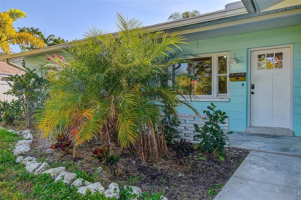 For Sale: $400,000 (3 beds, 2 baths, 1855 Square Feet)