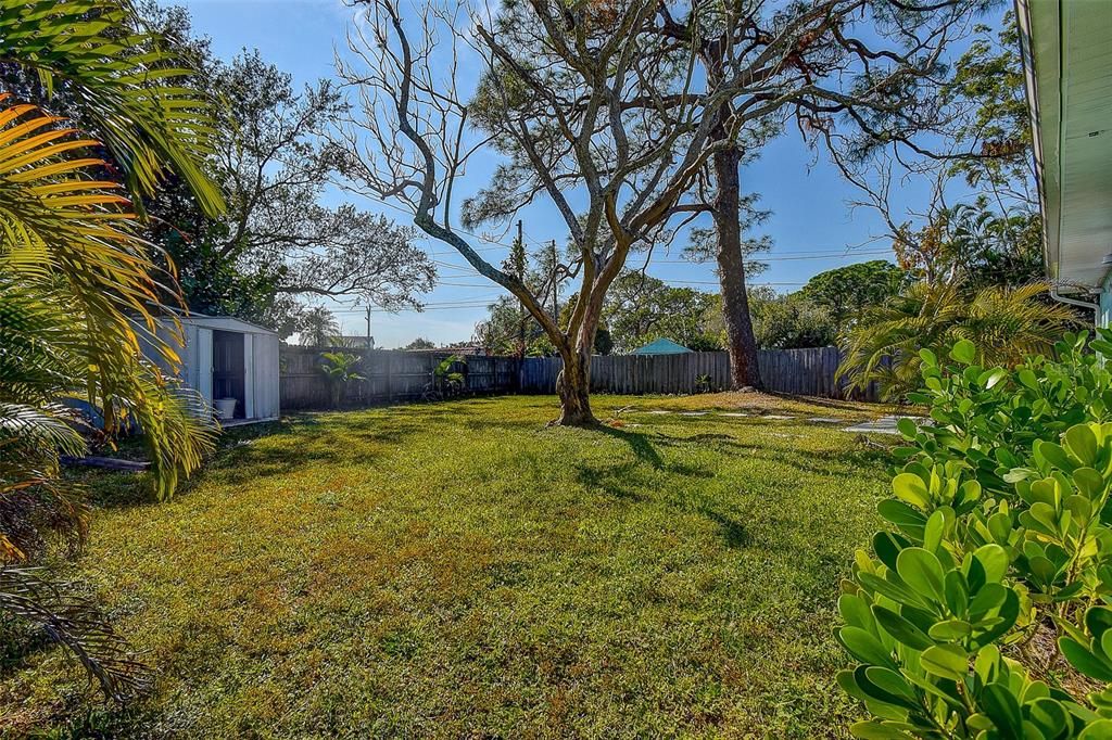 For Sale: $400,000 (3 beds, 2 baths, 1855 Square Feet)