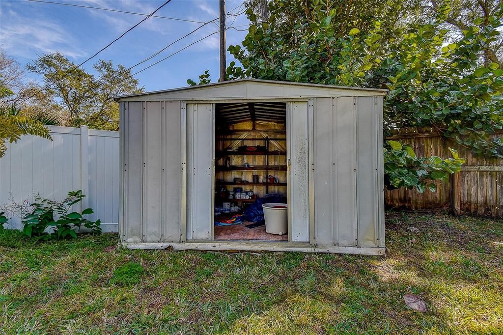 For Sale: $400,000 (3 beds, 2 baths, 1855 Square Feet)