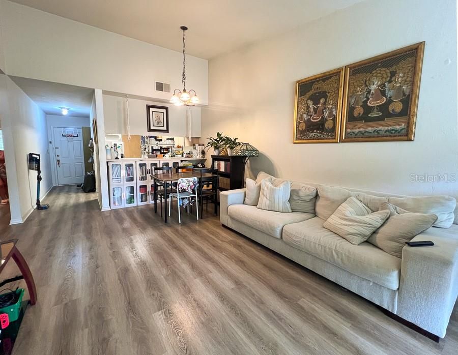 En Renta: $1,350 (2 camas, 2 baños, 988 Pies cuadrados)