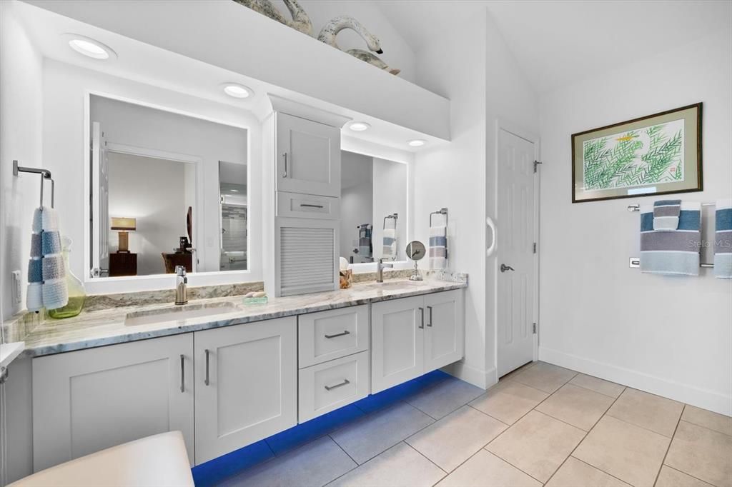 For Sale: $866,000 (2 beds, 2 baths, 2183 Square Feet)