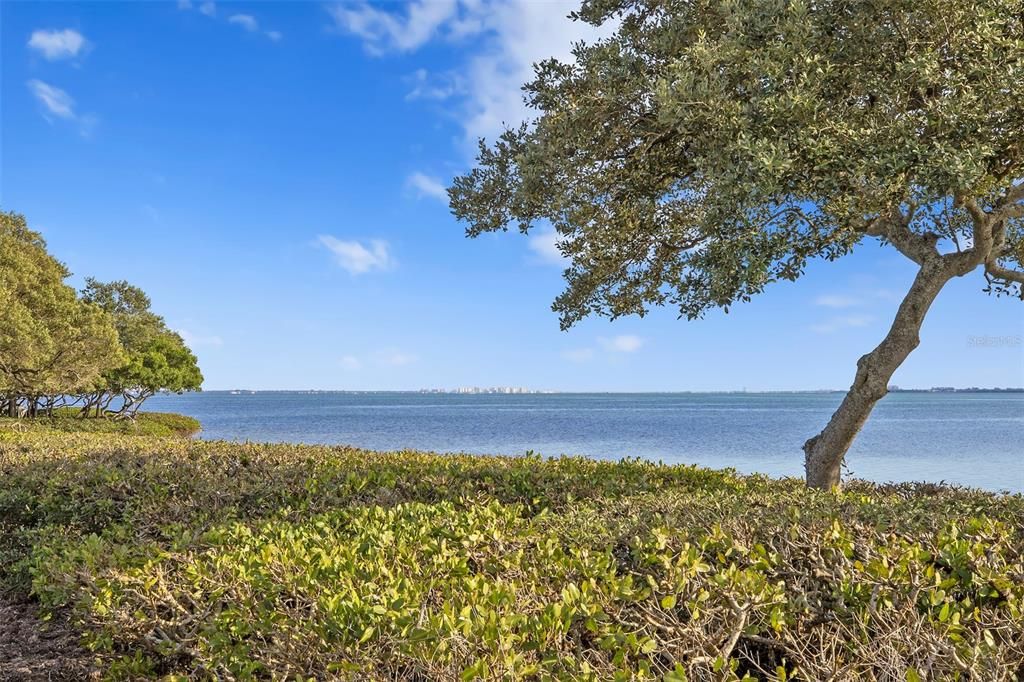 For Sale: $866,000 (2 beds, 2 baths, 2183 Square Feet)