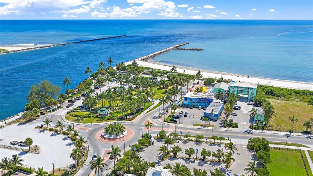 For Sale: $13,900,000 (6.74 acres)