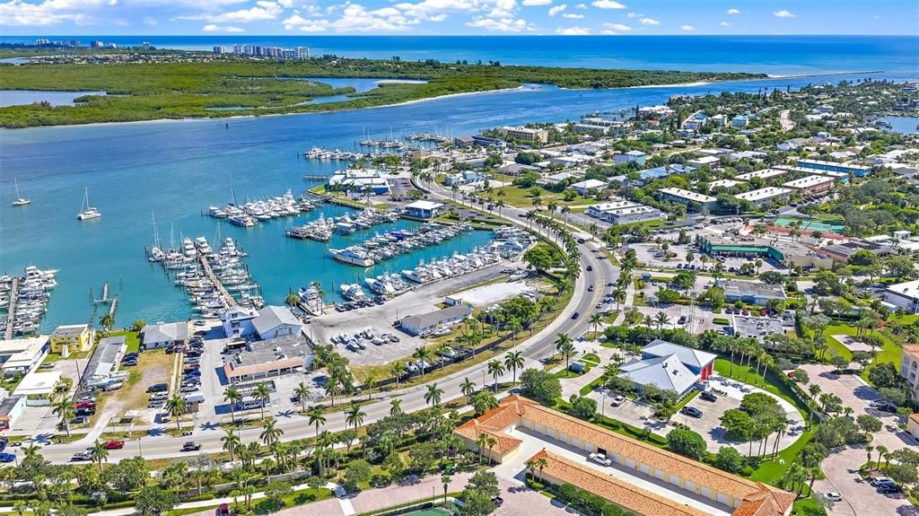 For Sale: $13,900,000 (6.74 acres)