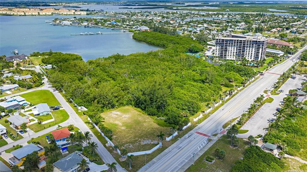 For Sale: $13,900,000 (6.74 acres)