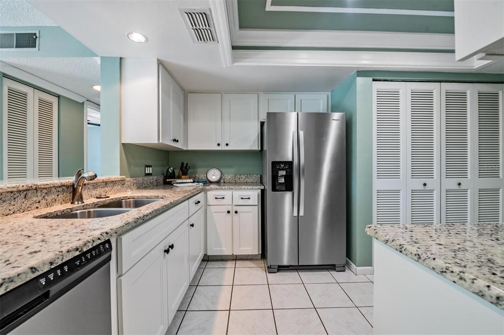 For Sale: $254,900 (3 beds, 2 baths, 1363 Square Feet)
