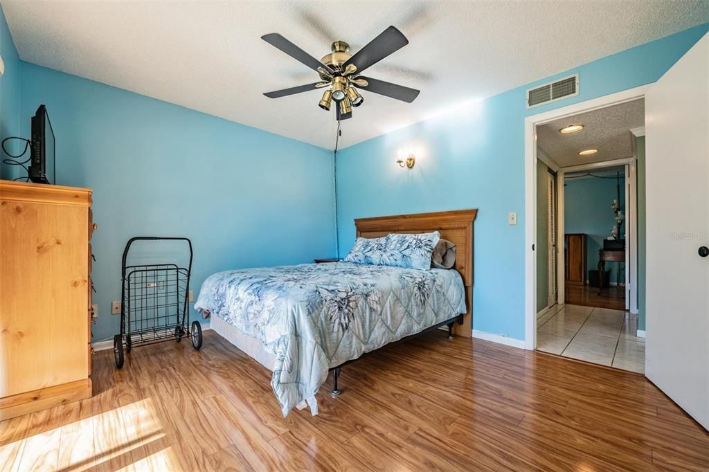 For Sale: $254,900 (3 beds, 2 baths, 1363 Square Feet)