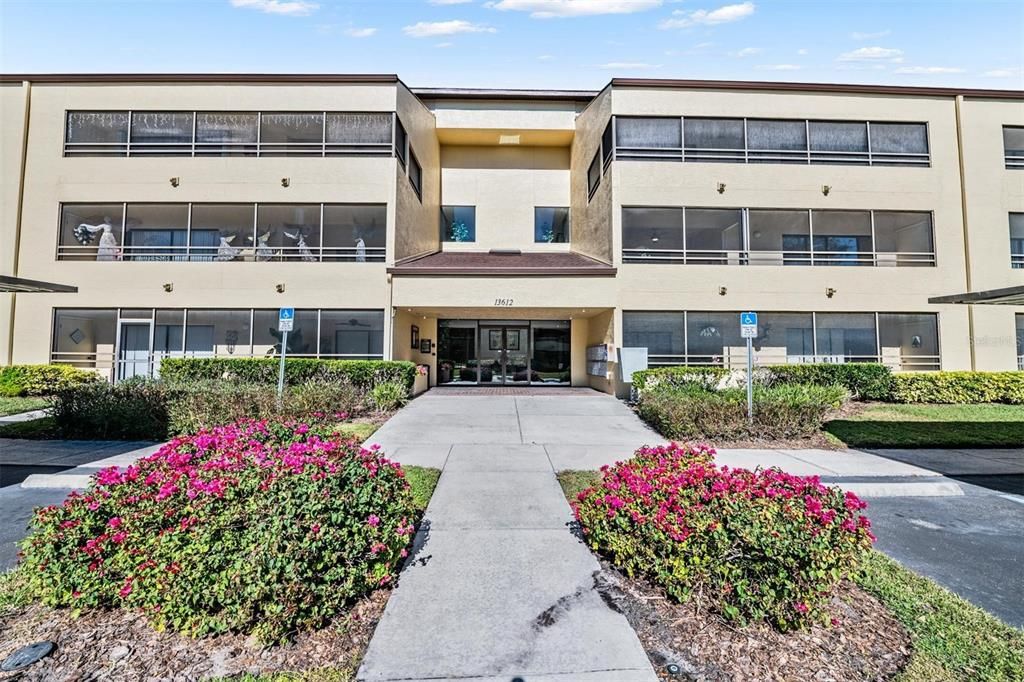 For Sale: $254,900 (3 beds, 2 baths, 1363 Square Feet)