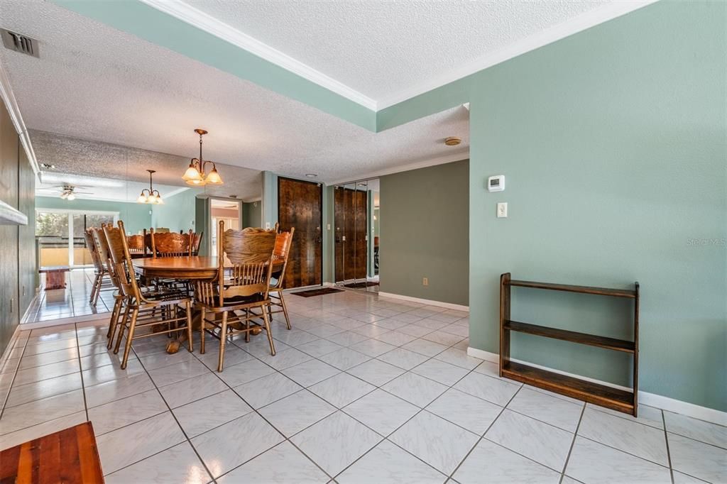 For Sale: $254,900 (3 beds, 2 baths, 1363 Square Feet)