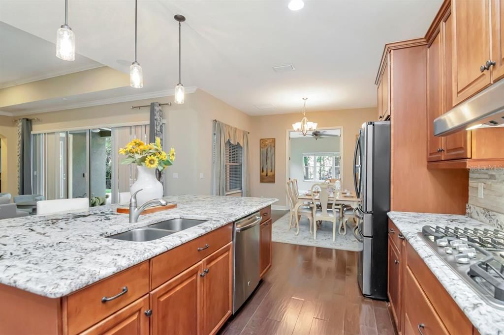 На продажу: $860,000 (5 спален, 4 ванн, 4108 Квадратных фут)