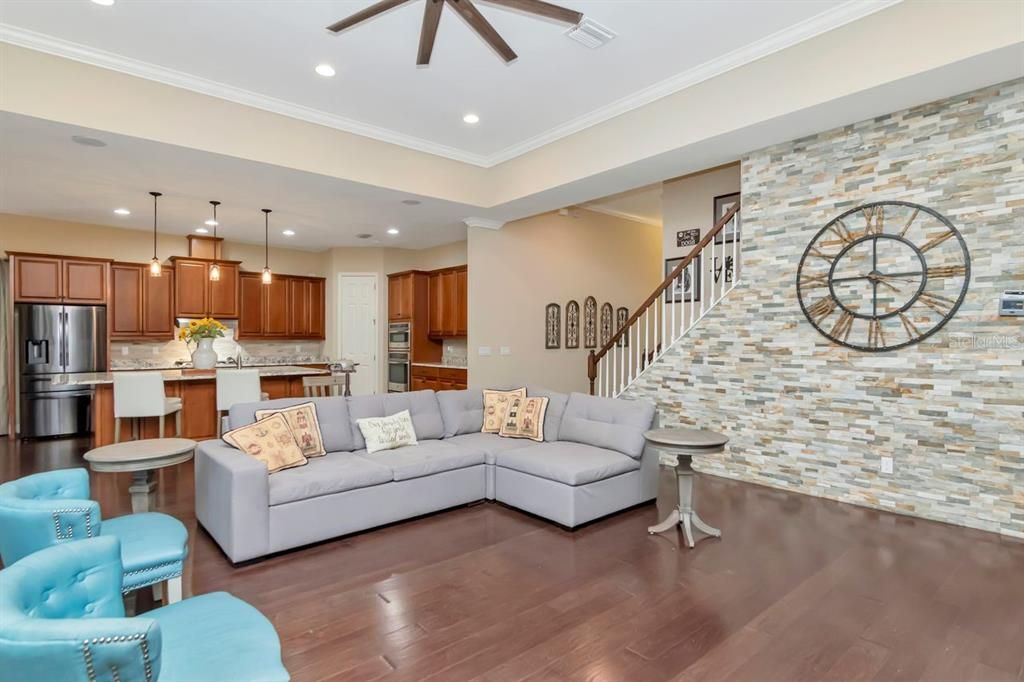 На продажу: $860,000 (5 спален, 4 ванн, 4108 Квадратных фут)