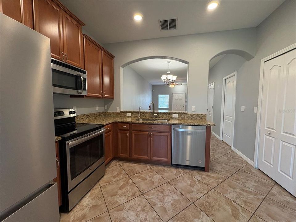 For Rent: $1,850 (2 beds, 2 baths, 1178 Square Feet)