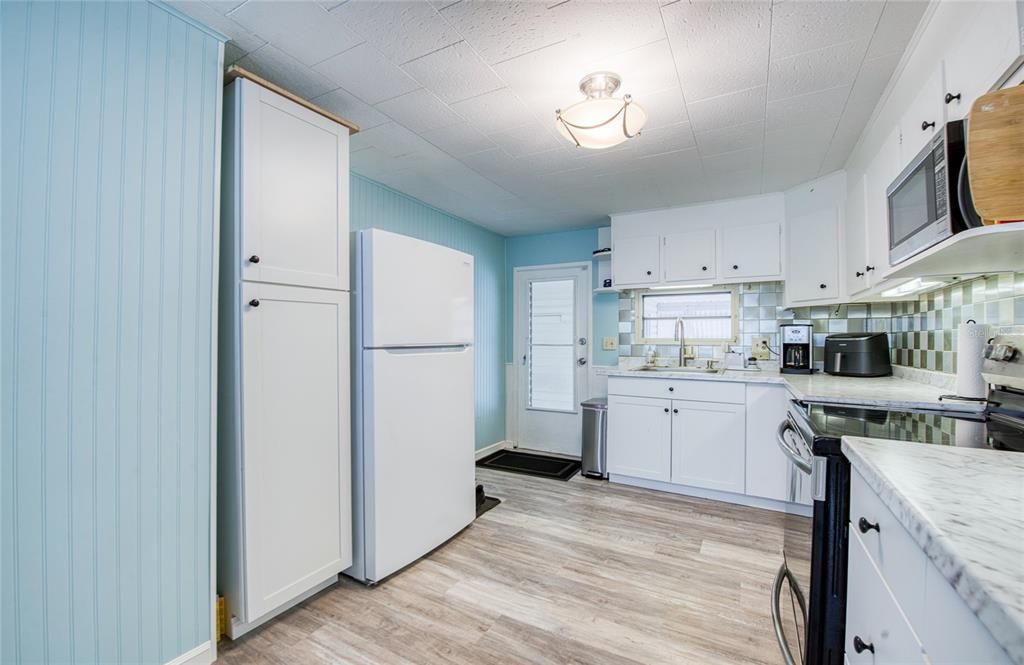 For Sale: $239,000 (2 beds, 2 baths, 1296 Square Feet)