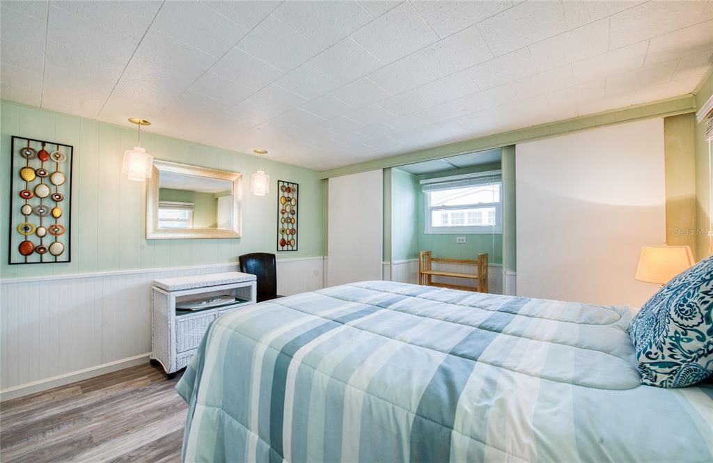 For Sale: $239,000 (2 beds, 2 baths, 1296 Square Feet)