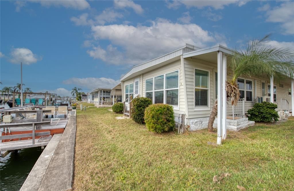 For Sale: $239,000 (2 beds, 2 baths, 1296 Square Feet)