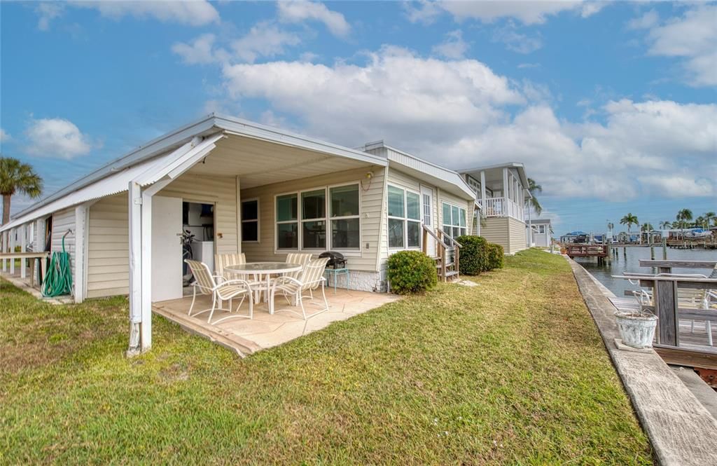 For Sale: $239,000 (2 beds, 2 baths, 1296 Square Feet)