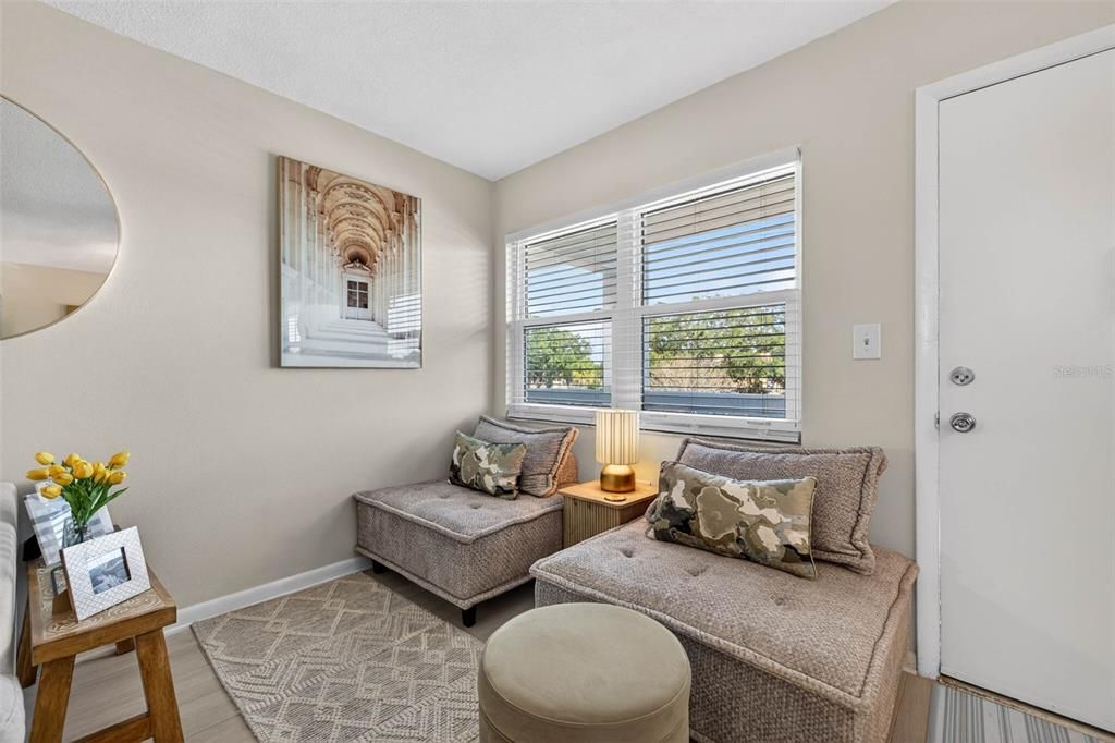 На продажу: $114,999 (1 спален, 1 ванн, 640 Квадратных фут)