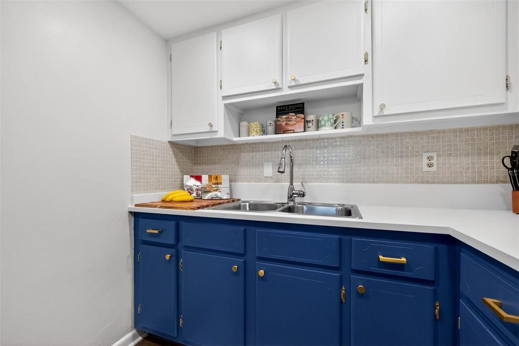 На продажу: $114,999 (1 спален, 1 ванн, 640 Квадратных фут)