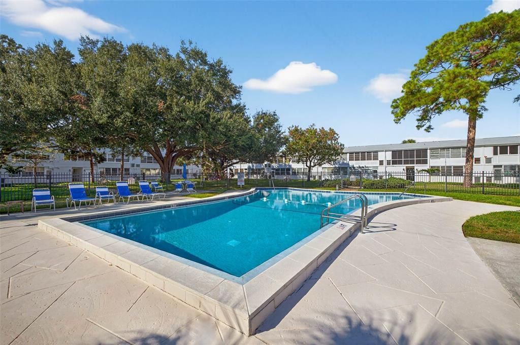 На продажу: $114,999 (1 спален, 1 ванн, 640 Квадратных фут)